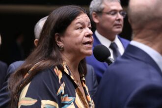 projeto-assegura-a-trabalhador-15-dias-remunerados-para-cuidar-de-familiar-doente