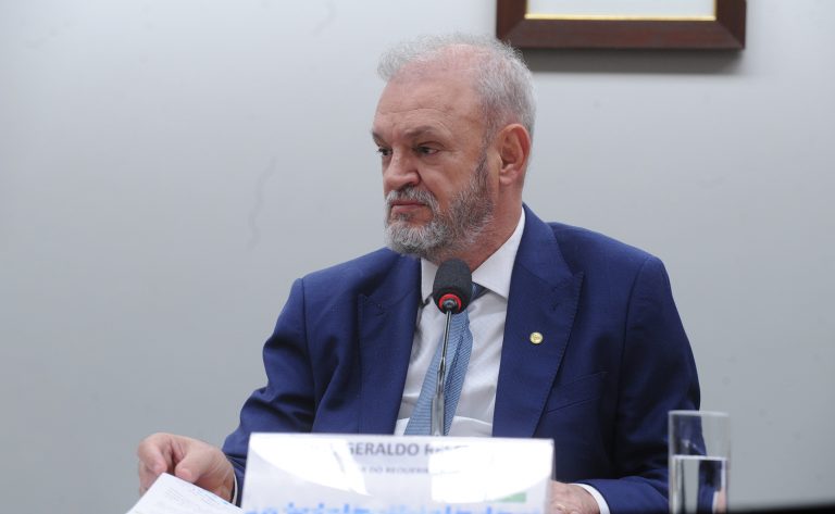 comissao-aprova-criacao-do-farmacia-popular-digital-com-entrega-em-casa-para-idosos