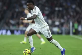 vini-jr.-marca-e-mbappe-evita-empate-do-real-madrid-com-o-ameacado-rayo-nos-acrescimos