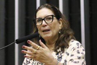 oposicao-aponta-derrubada-de-veto-e-instalacao-de-cpmi-do-banco-master-como-prioridades-na-retomada-dos-trabalhos