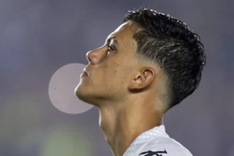 santos-recusa-proposta,-e-ajax-encerra-negociacoes-por-jp-chermont