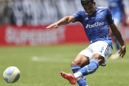 cruzeiro-muda-rota,-desfaz-acordo-por-venda-de-kaiki-bruno-e-quer-renovacao