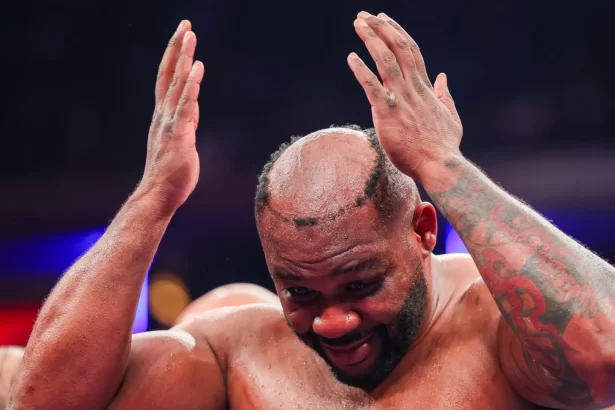 apos-perder-peruca-durante-luta,-pugilista-revela-gastos-para-coloca-la