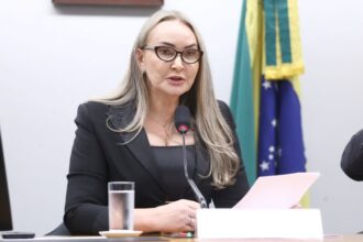 daniela-reinehr-e-eleita-presidente-da-comissao-de-turismo-e-anuncia-plano-de-competitividade
