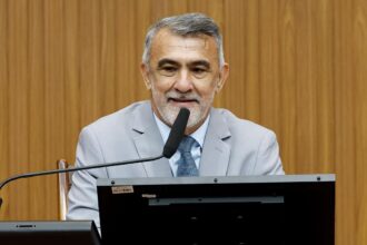 na-abertura-do-ano-legislativo,-amelio-cayres-anuncia-implantacao-de-sei-e-posse-de-concursados