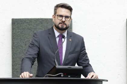 mantoan-cobra-mais-trabalho-e-menos-espetaculo-na-politica