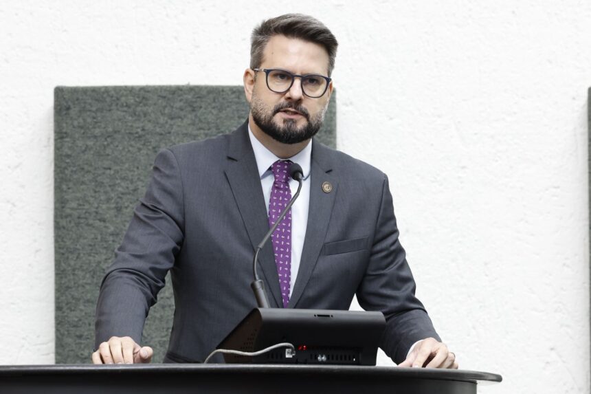 mantoan-cobra-mais-trabalho-e-menos-espetaculo-na-politica