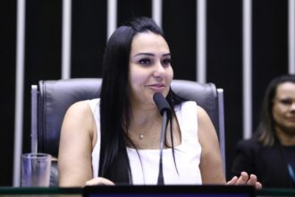 projeto-estabelece-diretrizes-para-atendimento-de-mulheres-com-adenomiose-no-sus