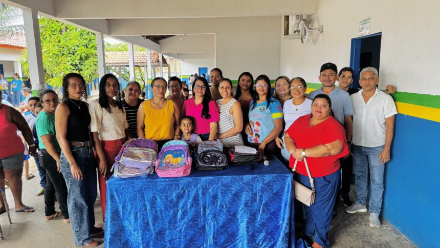 esperantina:-prefeitura-realiza-entrega-de-kits-escolares-e-amplia-investimentos-na-educacao-municipal