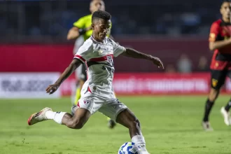 sao-paulo-quer-dar-prioridade-ao-flamengo-como-arma-para-manter-marcos-antonio