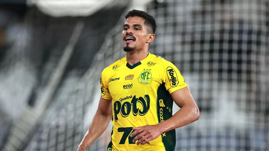 lucas-ramon-disse-‘nao’-ao-corinthians-antes-de-acertar-com-o-sao-paulo