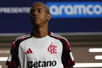 fla-destrava-negociacoes-com-red-bull-apos-voltar-a-relacionar-wallace-yan