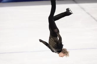 patinador-faz-movimento-que-ficou-proibido-por-50-anos;-veja-video