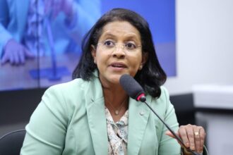 projeto-preve-autorizacao-judicial-para-a-concessao-de-credito-a-menores-de-18-anos