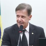 comissao-aprova-proibicao-de-armas-para-quem-estiver-sob-medida-protetiva