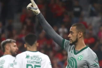 chapecoense-vira-time-dos-minutos-finais-e-se-mantem-invicta-em-volta-a-serie-a