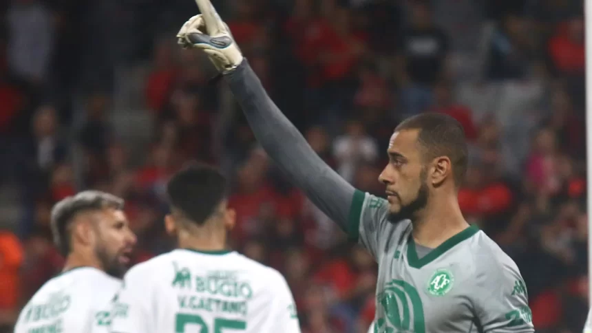 chapecoense-vira-time-dos-minutos-finais-e-se-mantem-invicta-em-volta-a-serie-a