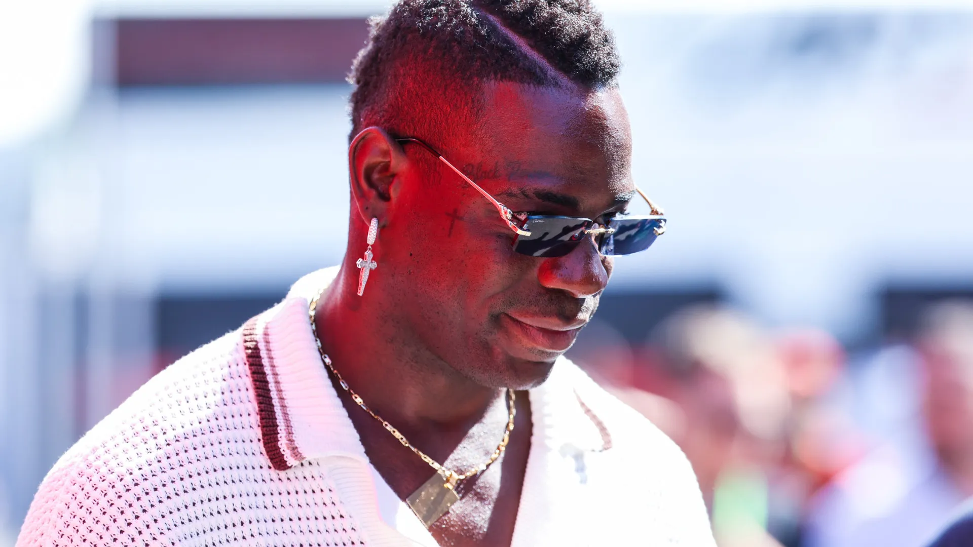 balotelli-e-alvo-de-racismo-em-jogo-nos-emirados-arabes-e-cobra-autoridades