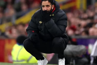 sucessao-de-ruben-amorim-gera-‘bate-boca’-entre-roy-keane-e-rio-ferdinand