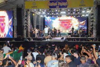 primeira-noite-do-carnapraca-atrai-folioes-e-movimenta-o-comercio-em-palmas