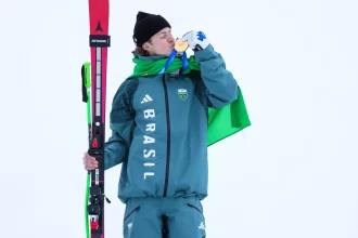 lucas-pinheiro-chegou-ao-brasil-apos-briga-com-noruega-por-patrocinios