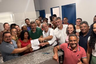 amelio-marca-presenca-no-aniversario-de-cachoeirinha-e-frisa-compromisso-com-avancos-para-populacao