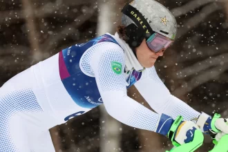 lucas-braathen-lamenta-queda-e-diz-que-estava-nos-jogos-de-inverno-para-‘fazer-a-diferenca’