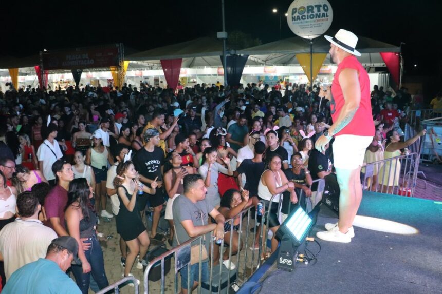 quinta-noite-do-porto-folia-2026-reune-multidao-e-tem-luiza-martins-em-porto-nacional