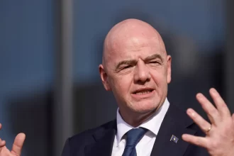 infantino-cobra-providencias-apos-vini-jr.-denunciar-novo-caso-de-racismo-em-campo