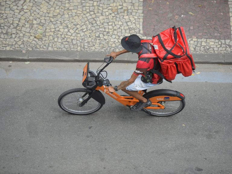 comissao-pode-votar-projeto-sobre-regulamentacao-do-trabalho-por-aplicativo
