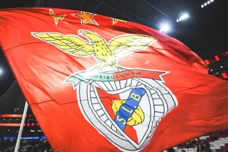 benfica-identifica-torcedores-que-cometeram-racismo-contra-vini,-diz-jornal