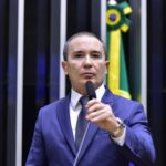 projeto-preve-parcelas-extras-de-seguro-desemprego-para-trabalhador-a-espera-de-filho