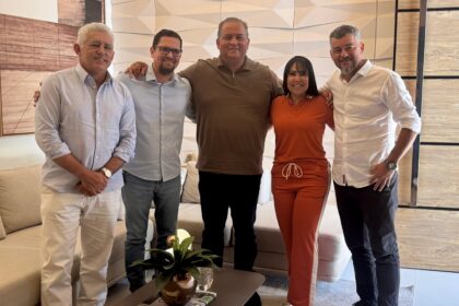 janad-valcari-viabiliza-articulacao-para-construcao-de-ginasio-em-rio-sono