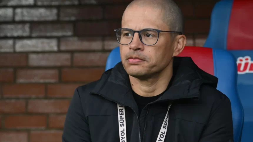 ex-meia-de-palmeiras-e-cruzeiro,-alex-vai-comandar-clube-na-serie-b