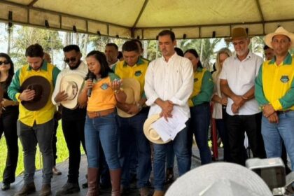 em-carrasco-bonito,-presidente-da-aleto-prestigia-cavalgada-e-reforca-parcerias