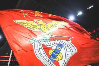 benfica-promete-recorrer-apos-uefa-suspender-acusado-de-racismo-contra-vini