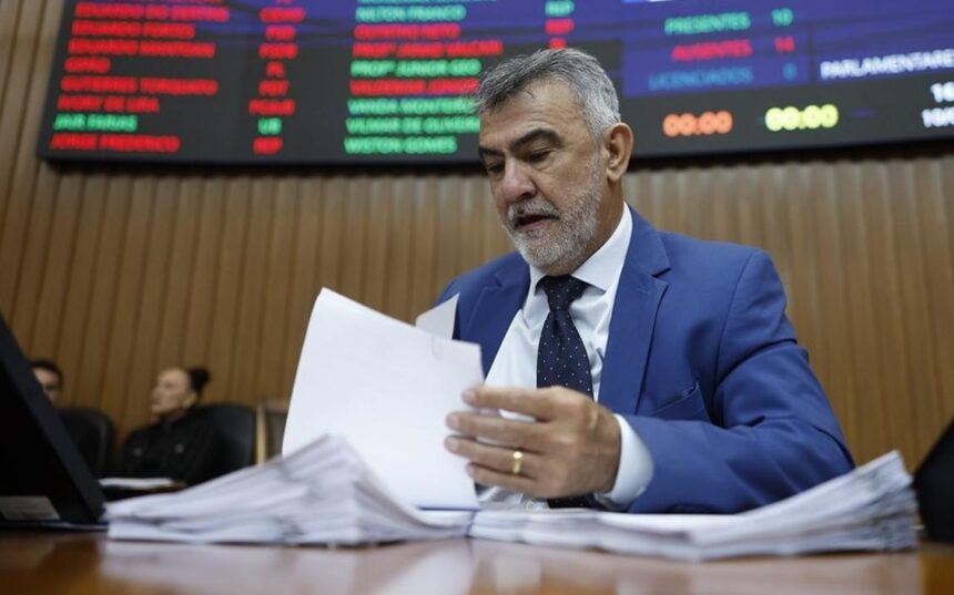 presidente-amelio-cayres-antecipa-cronograma-e-nomeia-22-aprovados-no-concurso-da-aleto