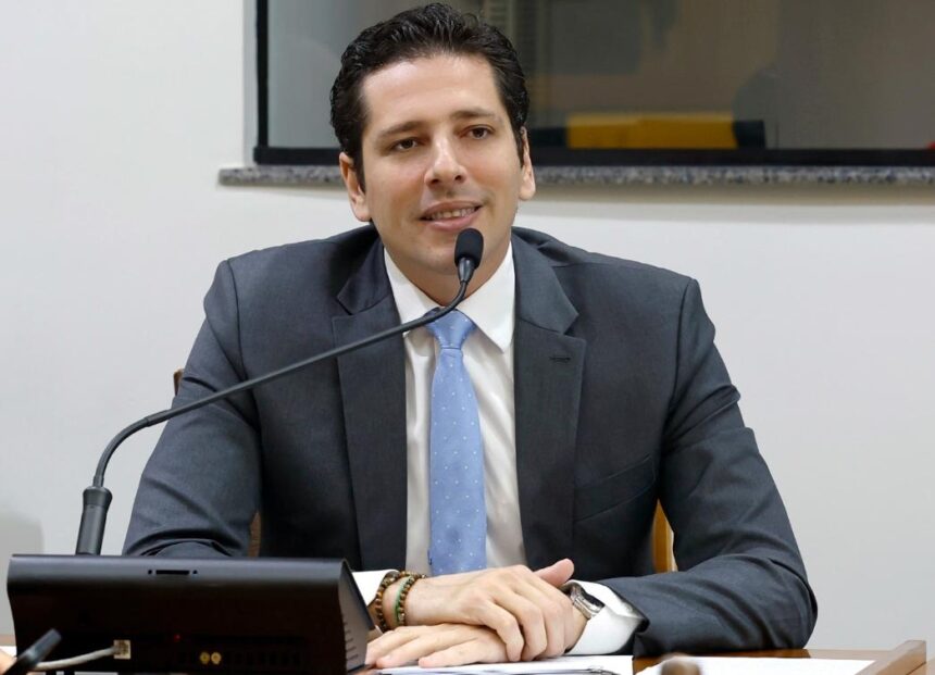 olyntho-quer-proibir-protesto-de-contas-de-luz-com-valores-abaixo-de-um-salario