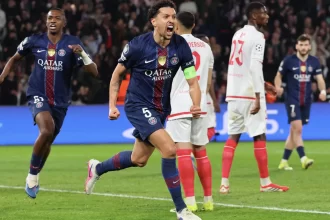 psg-leva-sufoco-no-fim,-mas-empata-com-o-monaco-e-segue-na-champions