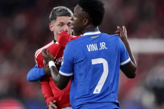 benfica-enfrenta-danos-de-imagem-por-comportamento-no-caso-vinicius-junior