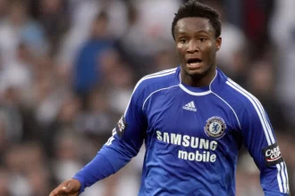 ex-jogador-do-chelsea-revela-decepcao-com-mourinho-no-caso-vini-jr