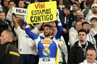 real-diz-que-expulsou-torcedor-que-fez-saudacao-nazista-durante-duelo-com-benfica