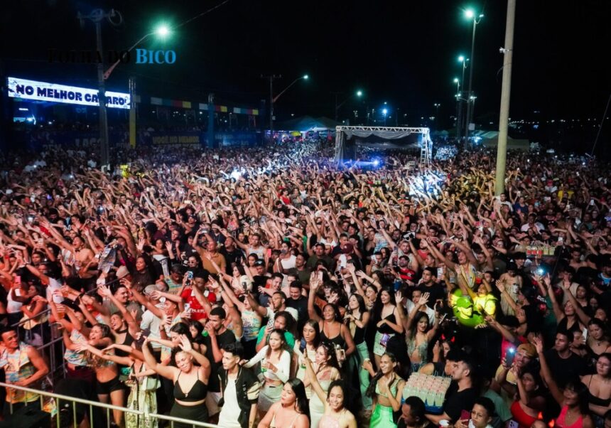 parauapebas:-carnapebas-abre-com-multidao-no-lago-nova-carajas-e-show-de-henry-freitas-agita-publico