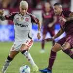 flamengo-luta,-mas-sucumbe-diante-do-lanus-e-perde-titulo-da-recopa