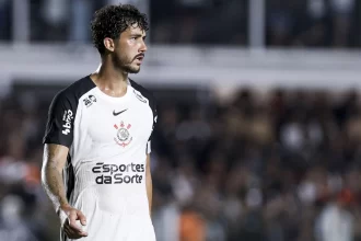 zagueiro-do-corinthians-lamenta-eliminacao:-‘que-sirva-de-aprendizado’