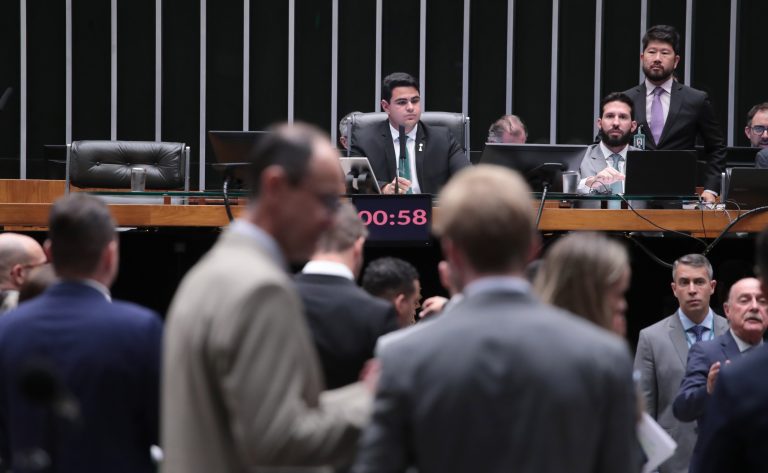 deputados-analisam-projeto-que-facilita-acesso-ao-seguro-de-exportacao;-acompanhe