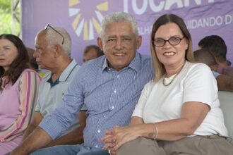 parlamentares-acompanham-entrega-de-quadra-poliesportiva-em-escola-estadual-de-novo-alegre
