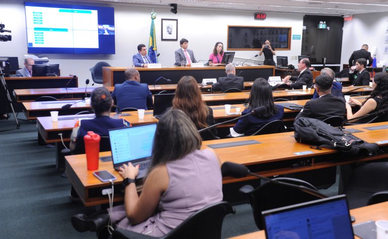 anac-defende-em-audiencia-na-camara-que-passageiros-indisciplinados-sejam-proibidos-de-voar