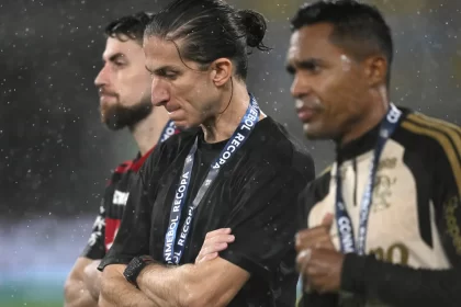 em-audio-vazado,-bap-explica-demissao-de-filipe-luis-do-flamengo;-ouca