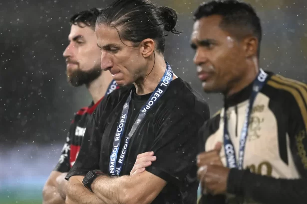 em-audio-vazado,-bap-explica-demissao-de-filipe-luis-do-flamengo;-ouca